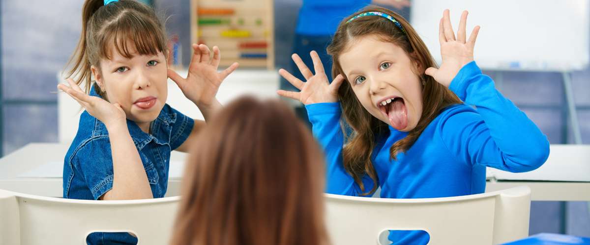 كيف أبعد طفلي عن صديق السوء
