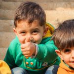 كيف أساعد طفلي ليكون اجتماعيًا