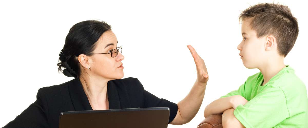 7 عبارات تدمّر أطفالنا دون أن نعلم