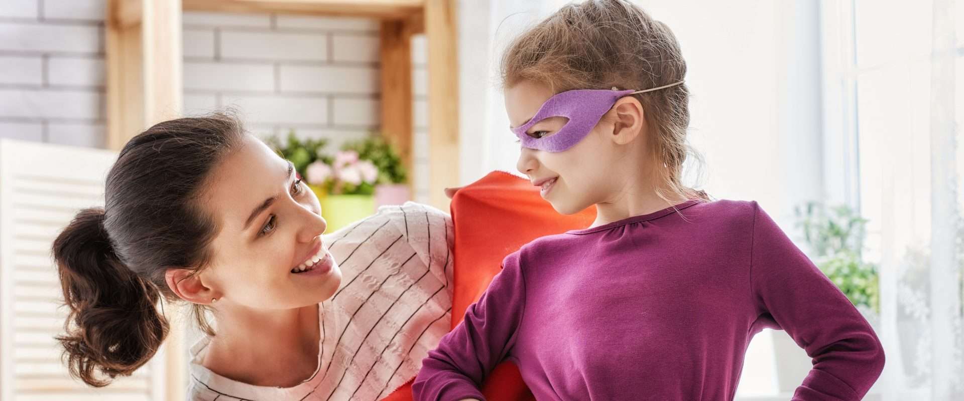 أنت امرأة رائعة ومميزة وغالية تاءات المرأة