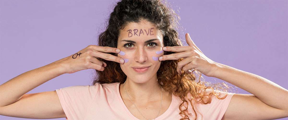 يوم المرأة: المجتمع يحتاج لامرأة حديدية