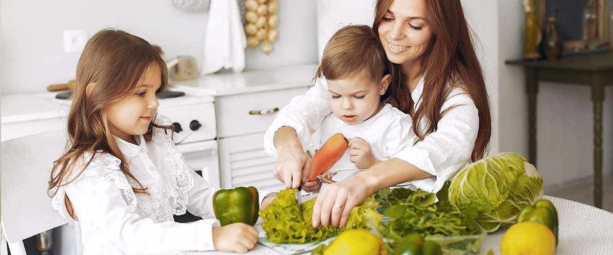كيف أعزّز عادات غذائية صحّية عند طفلي