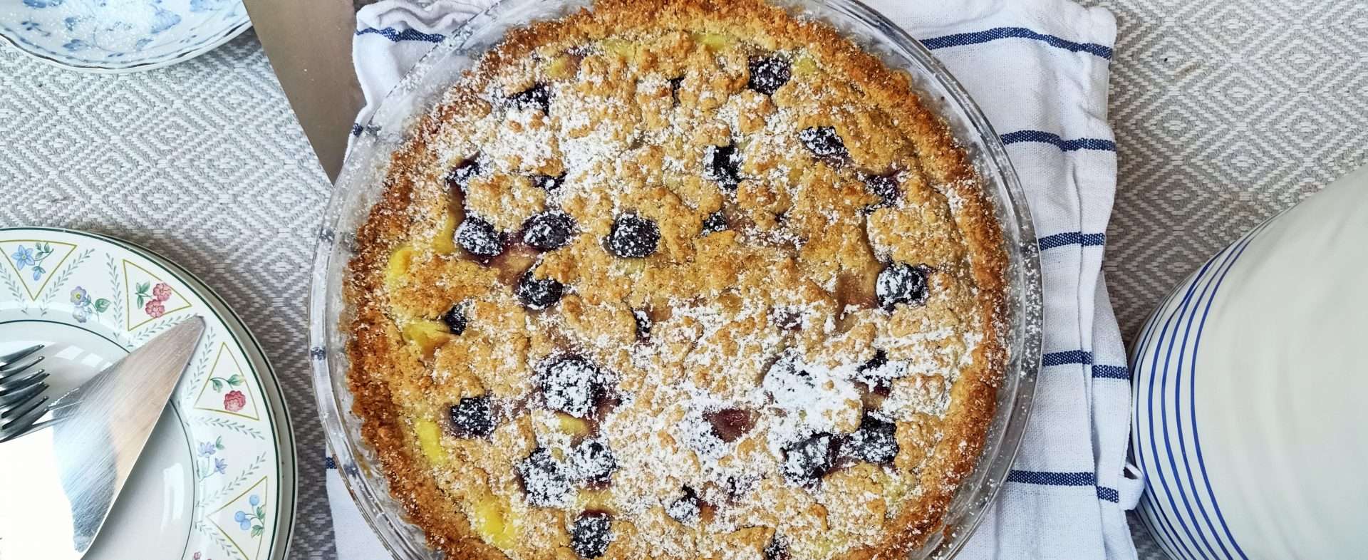 طريقة عمل فطيرة الكرز بالكاسترد