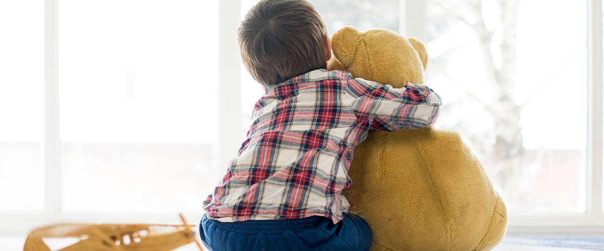 ما الأسباب التي تدفع الأطفال لاختراع صديق خيالي