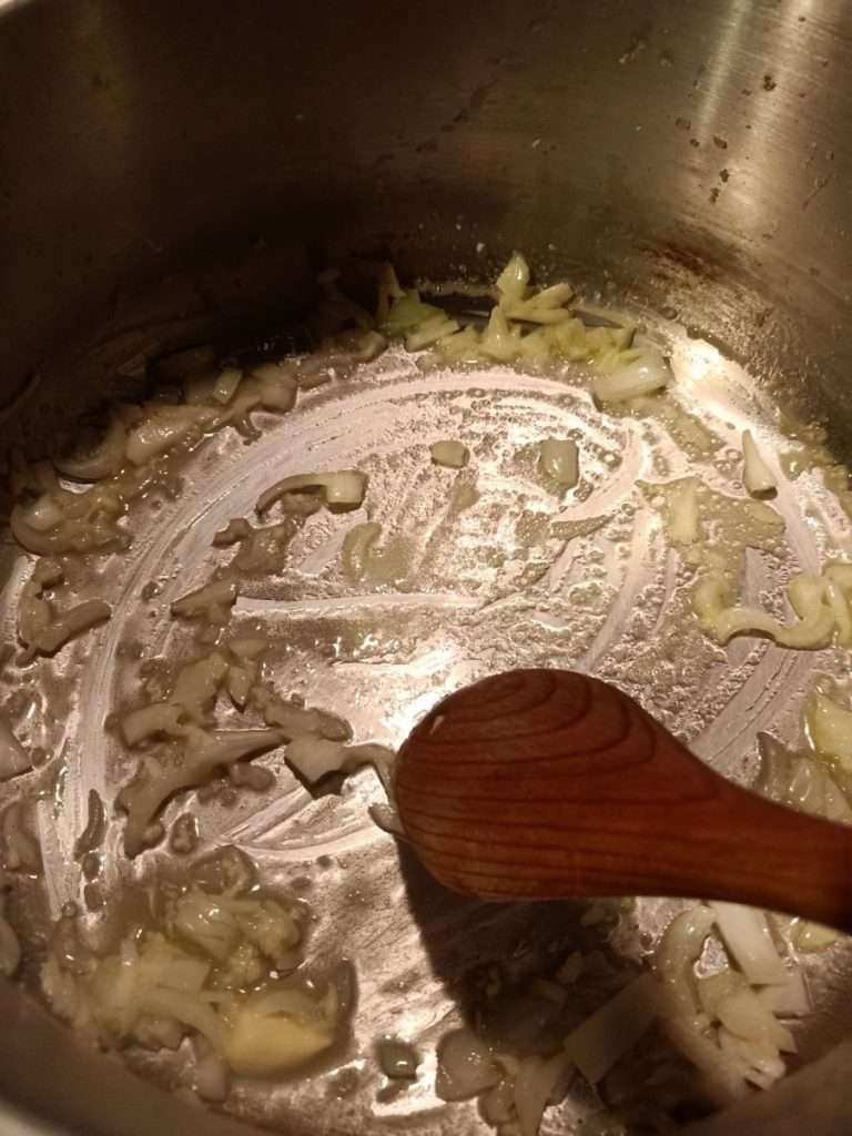 طريقة عمل شوربة الفليفلة الحلوة