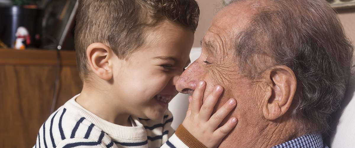أهمية وجود الأجداد في حياة الأحفاد