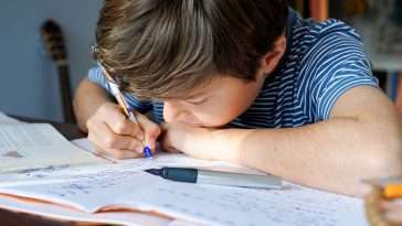 كيف أتصرف إذا حصل طفلي على علامات متدنية