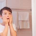 علامات تدلّ على أن الطفل يكذب