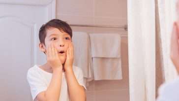 علامات تدلّ على أن الطفل يكذب