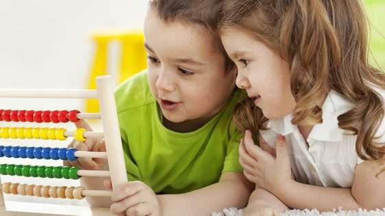 4 عادات تقضي على ذكاء الطفل