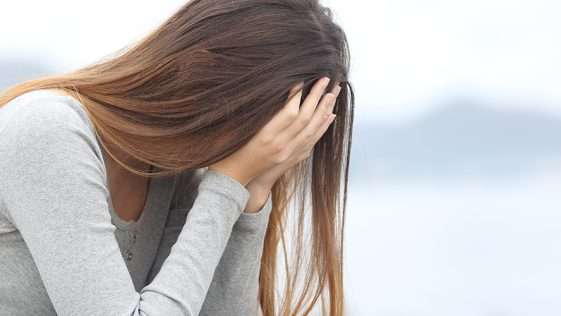 كيف تُكشف علامات ضعف شخصية المراهق؟