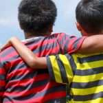 كيف يمكن مساعدة الطفل على اختيار أصدقائه
